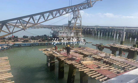 造成房屋地基下沉的原因是什么？如何利用打樁木處理地基下沉問題