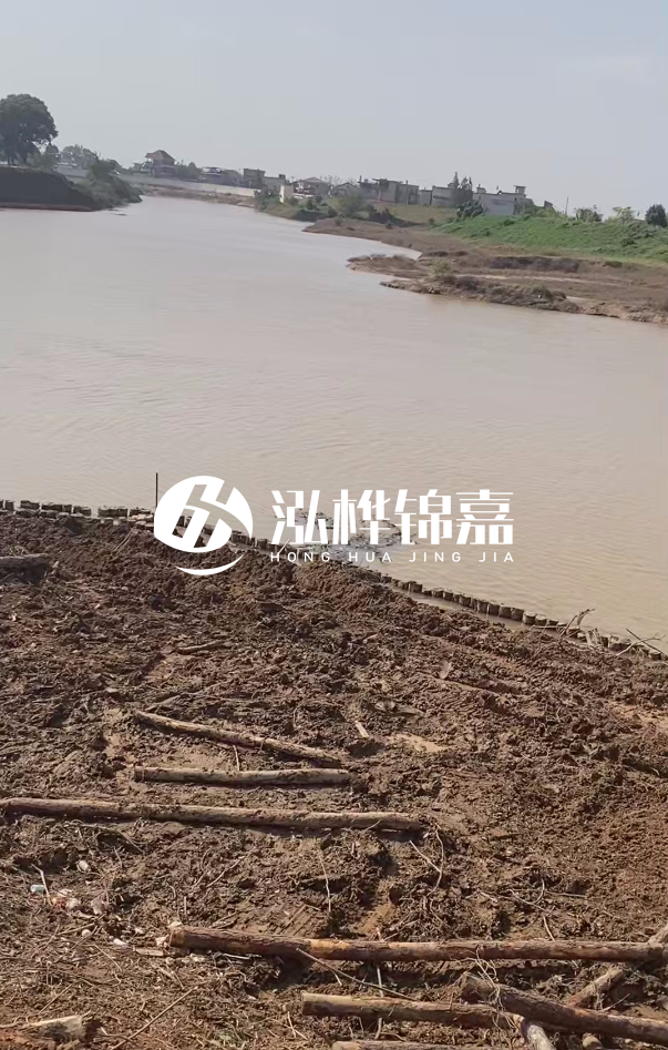 打松木樁施工用什么機(jī)械最好-松木樁施工技術(shù)要求？