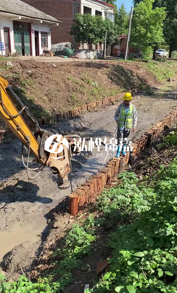 寧德河道清淤專業(yè)施工-挖掘機清理河底淤泥的深度如何控制？