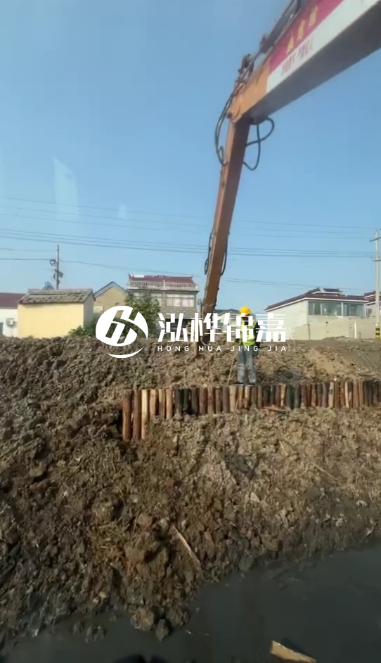 畢節(jié)市挖機打木樁專業(yè)施工-河道護坡木樁會不會腐爛？